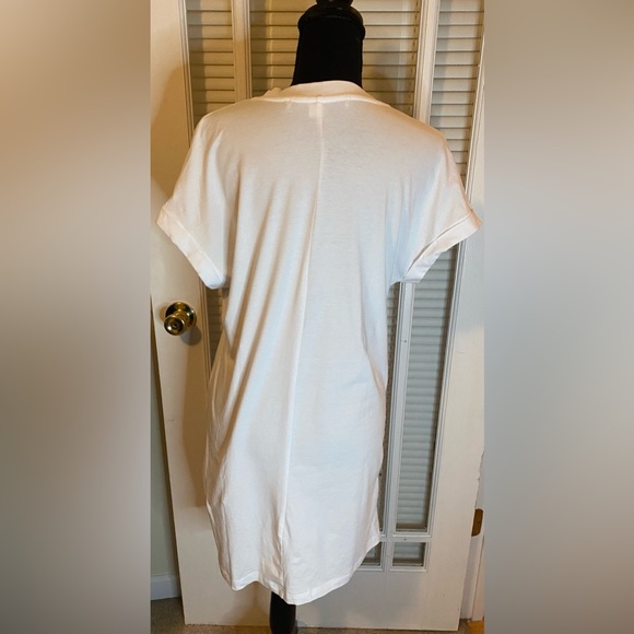 White V Neck Tee Shirt Dress with Pockets size Small - Picture 6 of 13